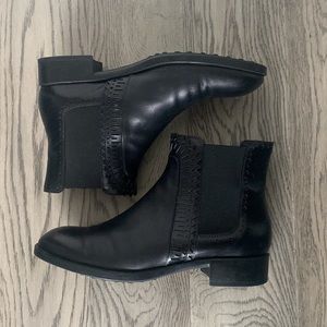Tod’s Leather Chelsea Boot in Black